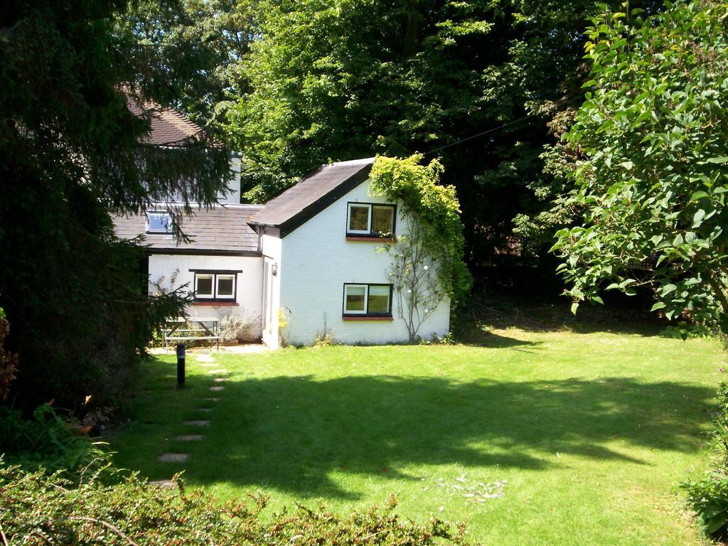 Unique Cottage Retreat Brighton Exterior photo